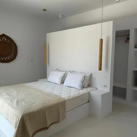 Gr - La Punta Mikri Pláka